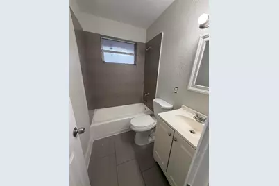 110 SW 7th Avenue #2, Dania Beach, FL 33004 - Photo 5