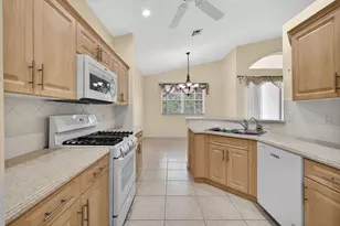 171 NW Lawton Rd, Port Saint Lucie, FL 34986 - Photo 15