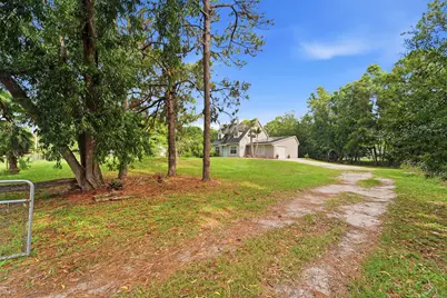 16317 Glasgow Drive E, The Acreage, FL 33470 - Photo 11