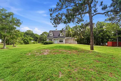 16317 Glasgow Drive E, The Acreage, FL 33470 - Photo 31