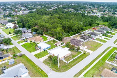 1692 SW Lofgren Avenue, Port Saint Lucie, FL 34953 - Photo 57
