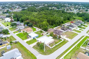 1692 SW Lofgren Ave, Port Saint Lucie, FL 34953 - Photo 57