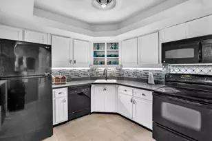 6361 N Falls Cir Dr, Lauderhill, FL 33319 - Photo 3