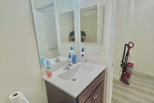 10490 W 33rd Way, Hialeah, FL 33018 - Photo 9
