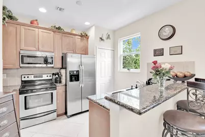 528 Bayfront Drive, Boynton Beach, FL 33435 - Photo 5
