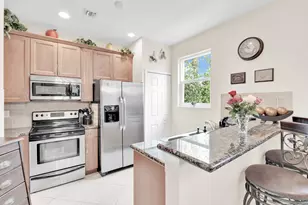 528 Bayfront Dr, Boynton Beach, FL 33435 - Photo 5