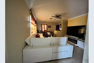 4730 NE 2nd Avenue NE, Deerfield Beach, FL 33064 - Photo 3