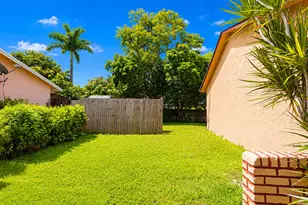 10304 Pippin Ln, Royal Palm Beach, FL 33411 - Photo 29