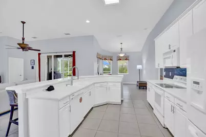 240 SW Champagne Ct Court SW, Vero Beach, FL 32968 - Photo 7