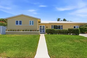 504 Bay Rd, North Palm Beach, FL 33408 - Photo 1