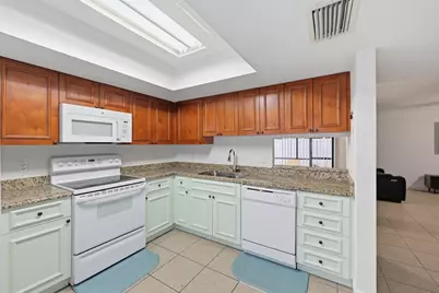 301 Lakewood Drive #8a, Jupiter, FL 33458 - Photo 7