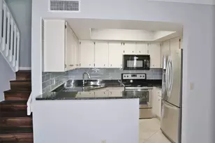 3935 Village Dr, Delray Beach, FL 33445 - Photo 7
