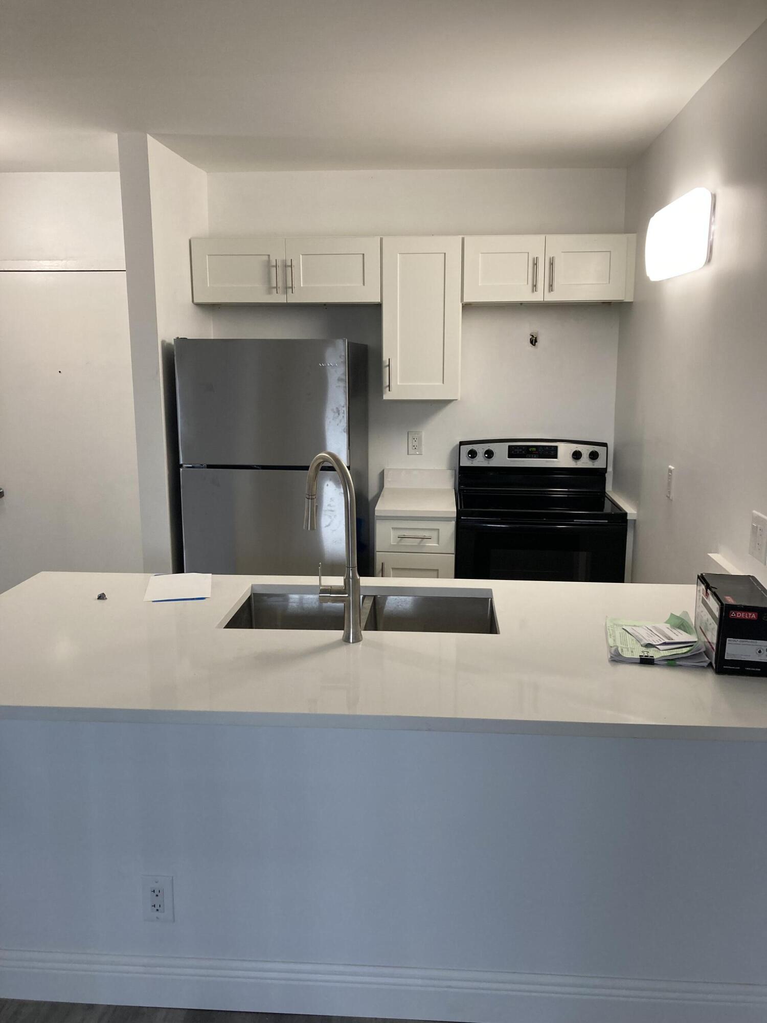 2501 Riverside Dr #303-a main architectural view