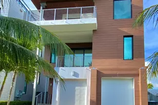 348 Balboa St, Hollywood, FL 33019 - Photo 1