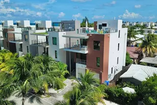 348 Balboa St, Hollywood, FL 33019 - Photo 5