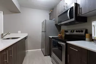 8100 Geneva Ct, Doral, FL 33166 - Photo 3