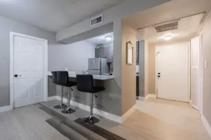 8100 Geneva Ct, Doral, FL 33166 - Photo 9