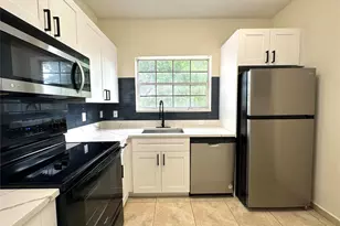 641 Cypress Lake Blvd, Pompano Beach, FL 33064 - Photo 9