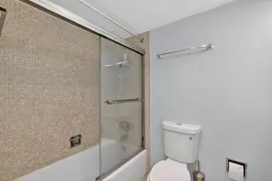 3150 N Palm Aire Dr, Pompano Beach, FL 33069 - Photo 25