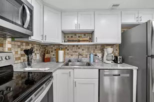 3150 N Palm Aire Dr, Pompano Beach, FL 33069 - Photo 5