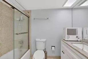 3150 N Palm Aire Dr, Pompano Beach, FL 33069 - Photo 23