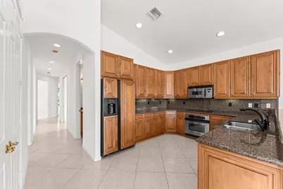 13215 Alhambra Lake Circle, Delray Beach, FL 33446 - Photo 7
