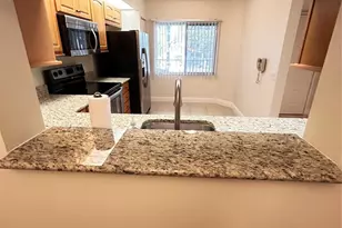 900 SW 142nd Ave, Pembroke Pines, FL 33027 - Photo 11