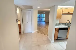 900 SW 142nd Ave, Pembroke Pines, FL 33027 - Photo 5