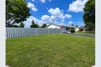 11100 NW 25th Court, Sunrise, FL 33322 - Photo 3