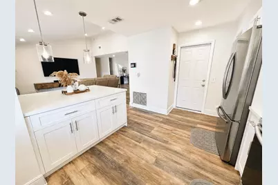 11100 NW 25th Court, Sunrise, FL 33322 - Photo 13