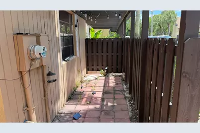 1114 NW 79th Drive, Plantation, FL 33322 - Photo 3