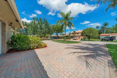 3860 NW 100th Avenue, Coral Springs, FL 33065 - Photo 5