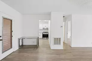 180 Lake Frances Dr, West Palm Beach, FL 33411 - Photo 11