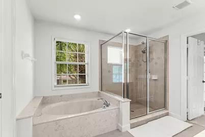 8215 Calterra Drive, Palm Beach Gardens, FL 33418 - Photo 15