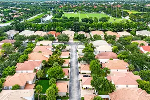 8215 Calterra Dr, Palm Beach Gardens, FL 33418 - Photo 33