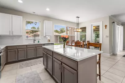 8215 Calterra Drive, Palm Beach Gardens, FL 33418 - Photo 9