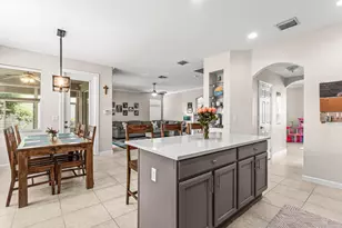 8215 Calterra Dr, Palm Beach Gardens, FL 33418 - Photo 9