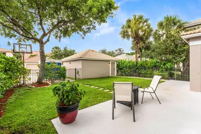 8215 Calterra Drive, Palm Beach Gardens, FL 33418 - Photo 25