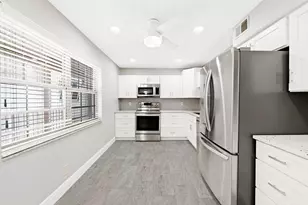 800 Cypress Grove Dr, Pompano Beach, FL 33069 - Photo 3