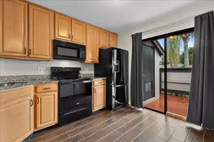 325 Pennington Ct, Royal Palm Beach, FL 33411 - Photo 5