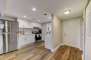 8370 Sands Point Blvd Blvd, Tamarac, FL 33321 - Photo 5