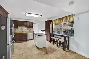 8740 Azalea Ct, Tamarac, FL 33321 - Photo 7