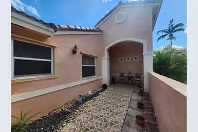 120 NW 189th Avenue NW, Pembroke Pines, FL 33029 - Photo 5