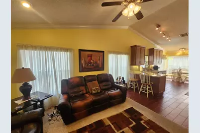120 NW 189th Avenue NW, Pembroke Pines, FL 33029 - Photo 17