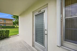 132 Cambridge F, West Palm Beach, FL 33417 - Photo 3