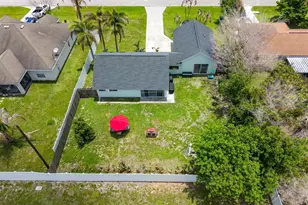 2426 SE Cooper Ln, Port Saint Lucie, FL 34984 - Photo 35