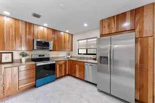 4550 NE 2nd Ave, Oakland Park, FL 33334 - Photo 11