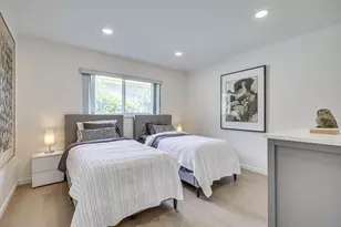 124 SW 2nd Ave, Hallandale Beach, FL 33009 - Photo 19