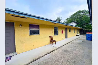 329 Melody Lane, Lantana, FL 33462 - Photo 11
