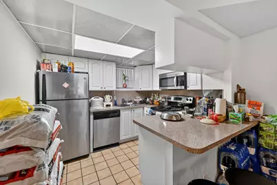 8290 Lake Drive #305, Doral, FL 33166 - Photo 9